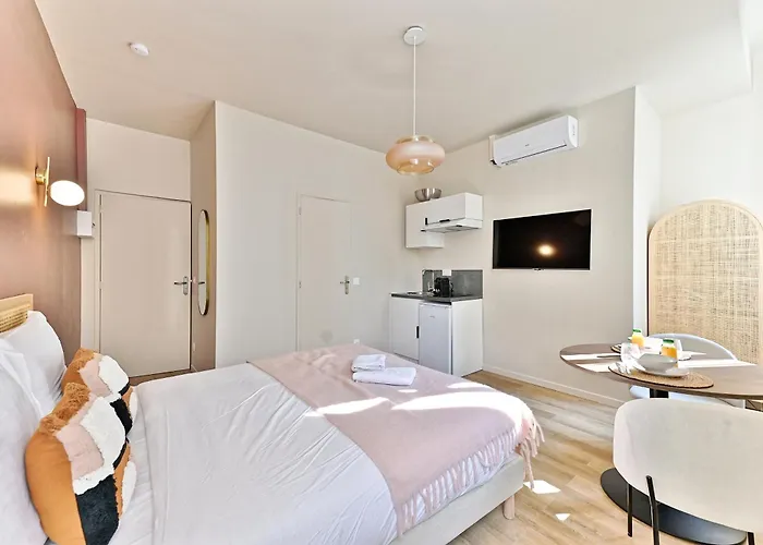 Cozy Air-conditioned Pre-st-gervais Апартаменты *
